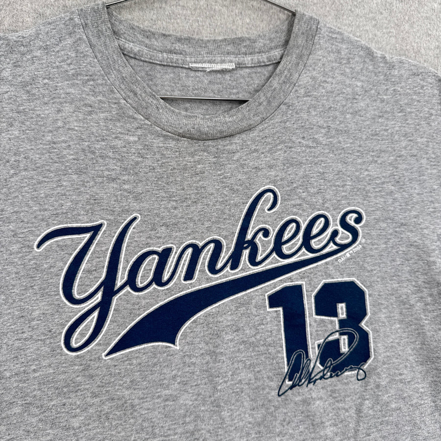 Vintage '04 New York Yankees MLB Graphic Tee - M/L