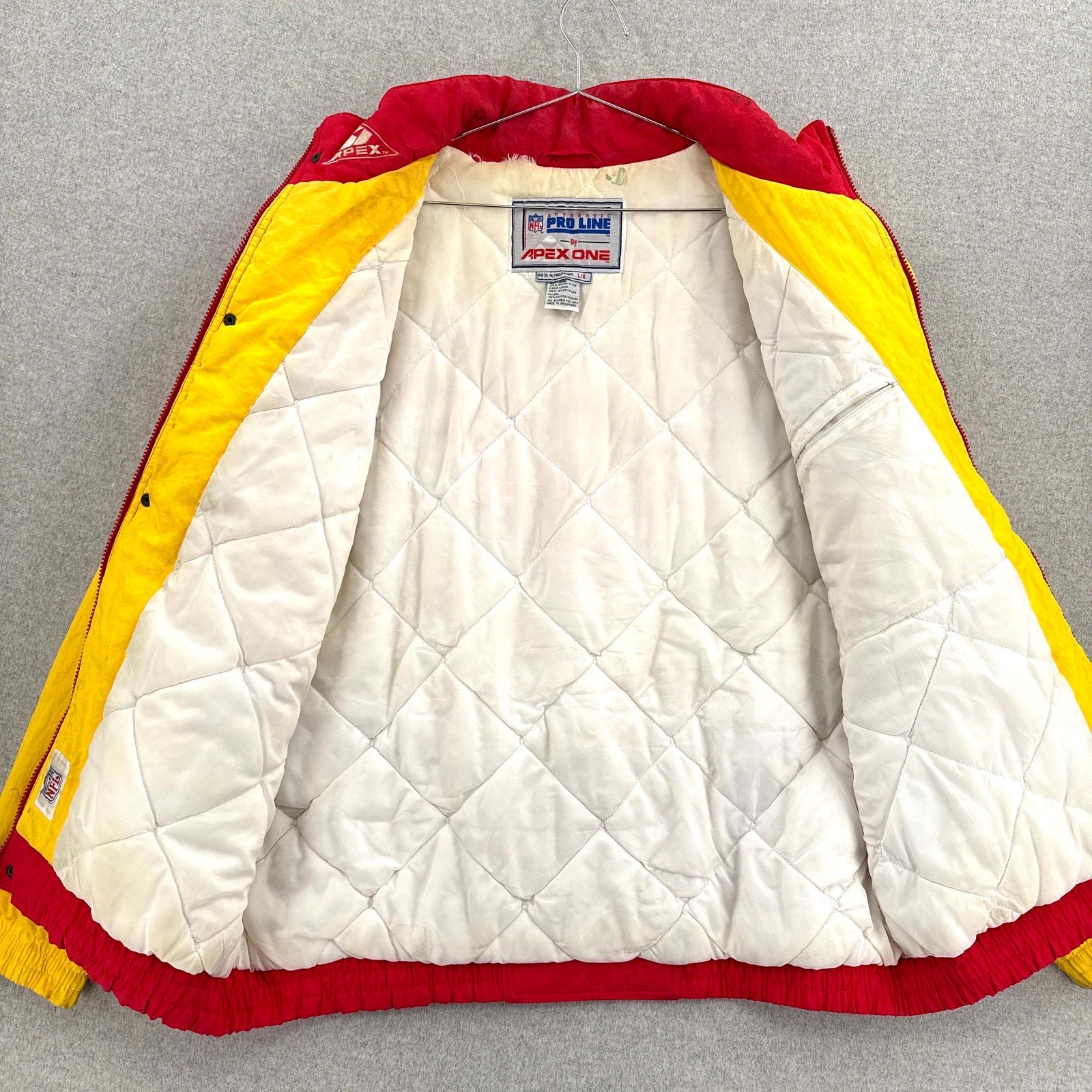 Vintage 90s Kansas City Chiefs NFL Football Puffer Jacket - L