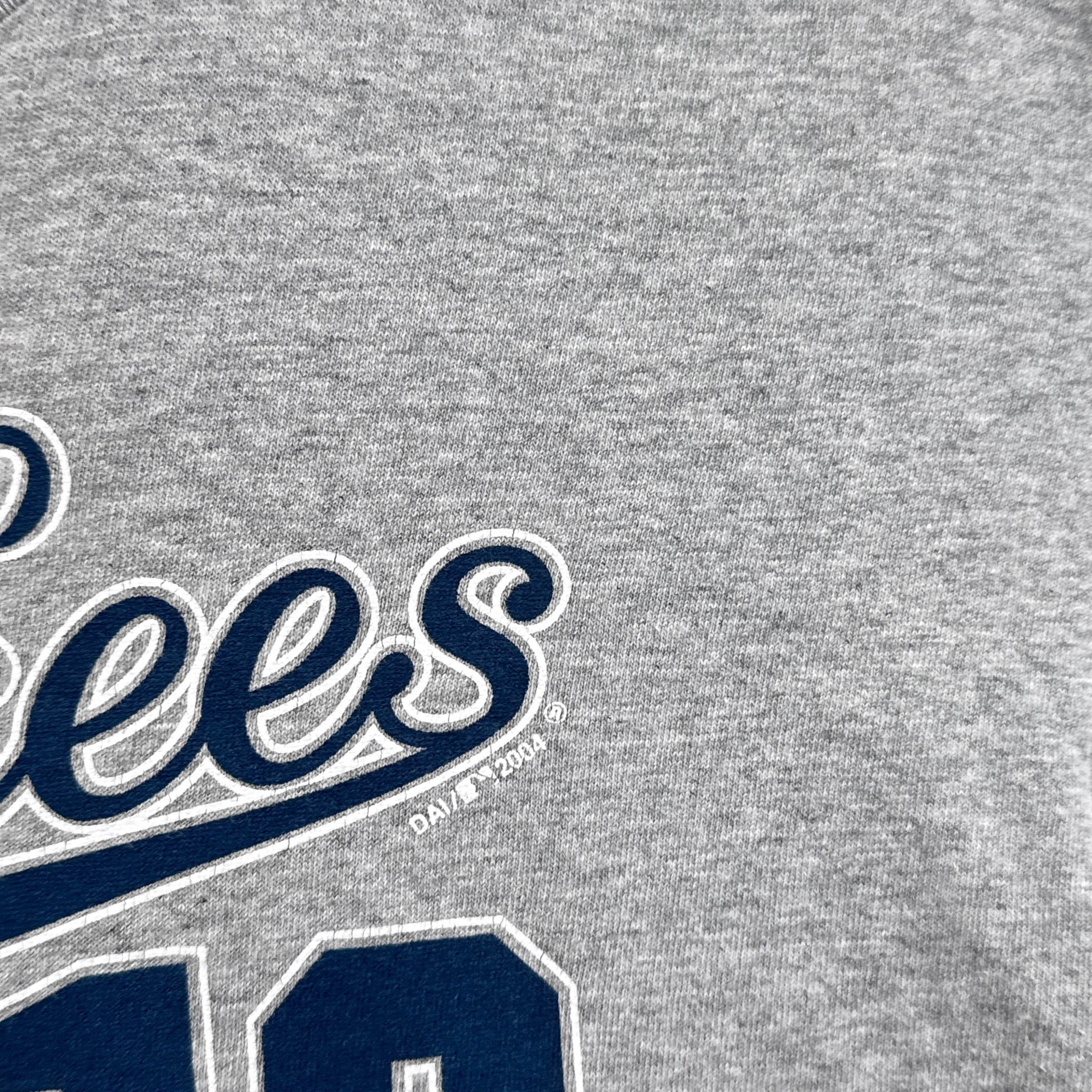 Vintage '04 New York Yankees MLB Graphic Tee - M/L