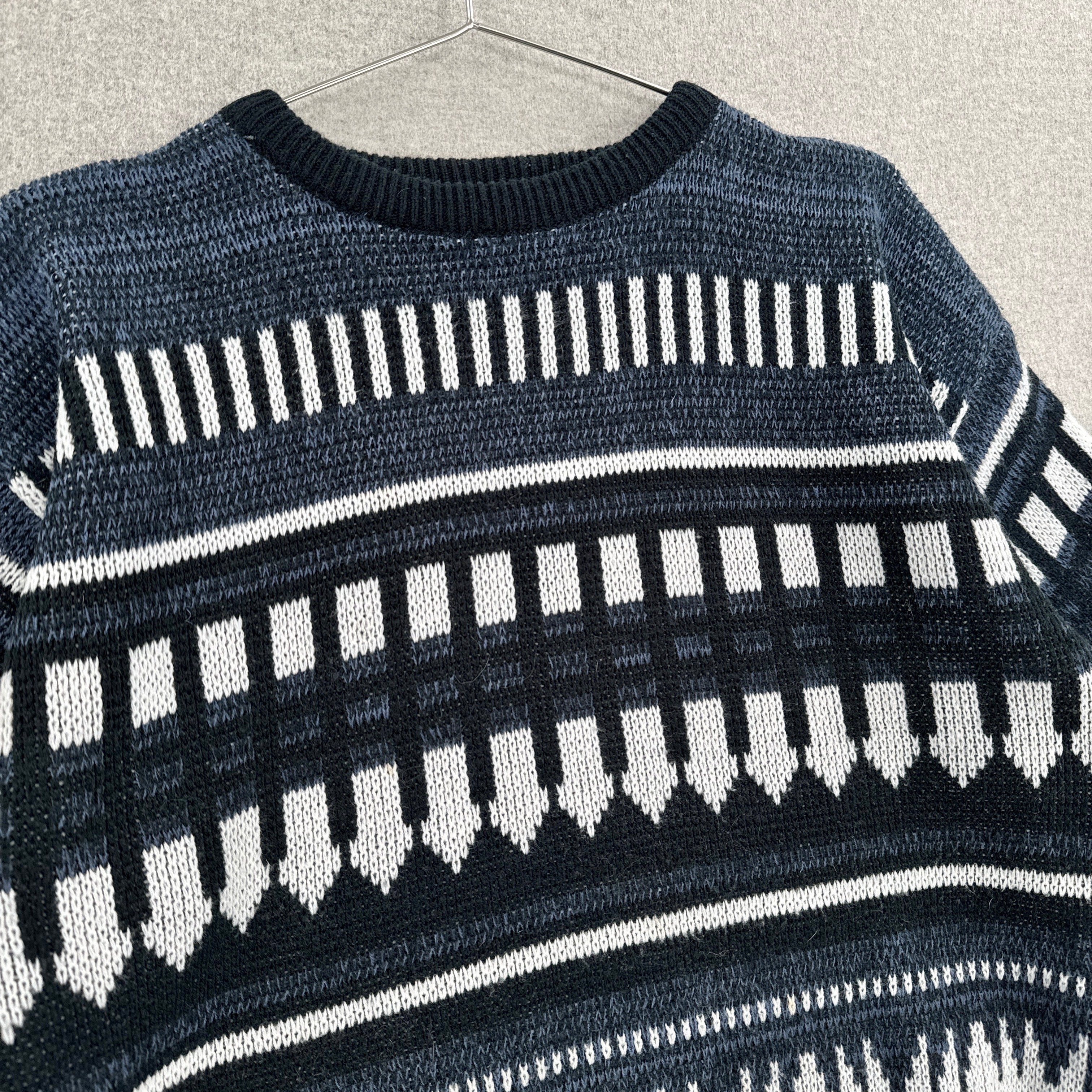 Vintage 90s Geometric Pattern Horizontal Stripes Knitted Sweater