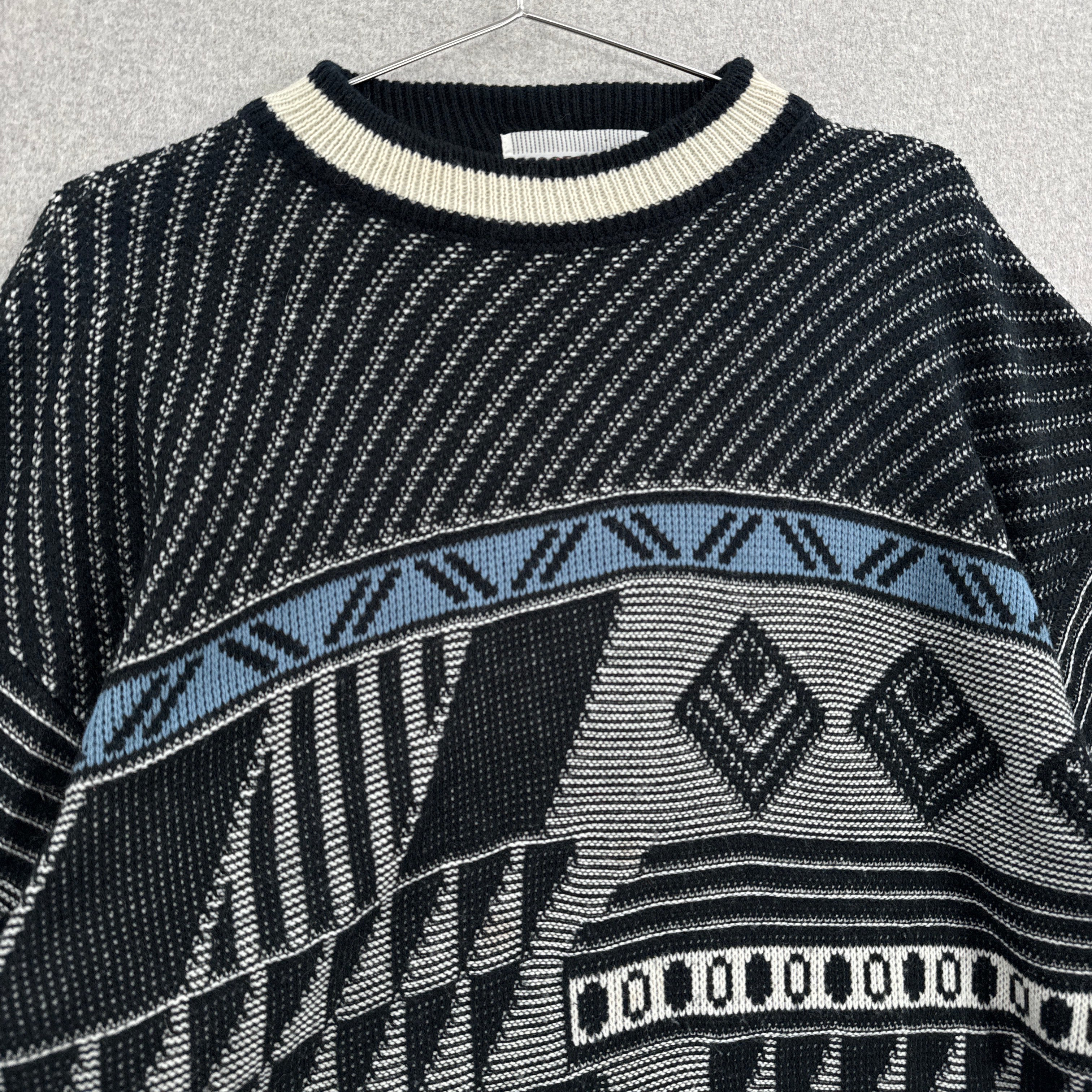 Vintage 90s Geometric Pattern Knitted Sweater - M/L