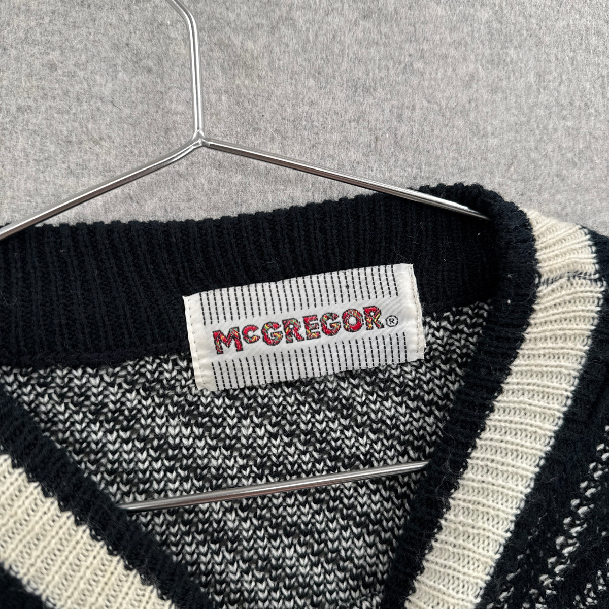 Vintage 90s Geometric Pattern Knitted Sweater - M/L