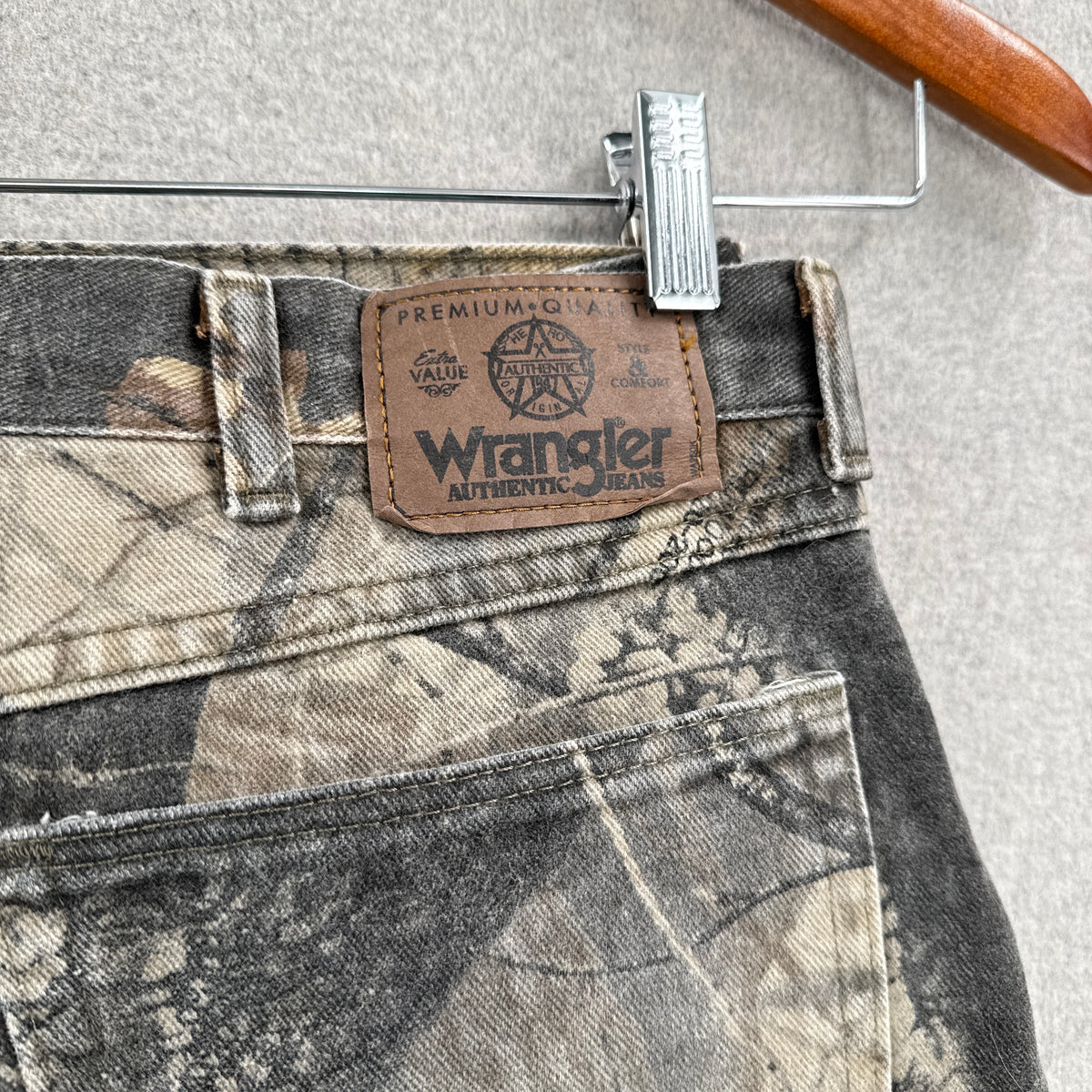 Vintage 90s Wrangler Realtree Hardwoods Camo Denim Pants - W40