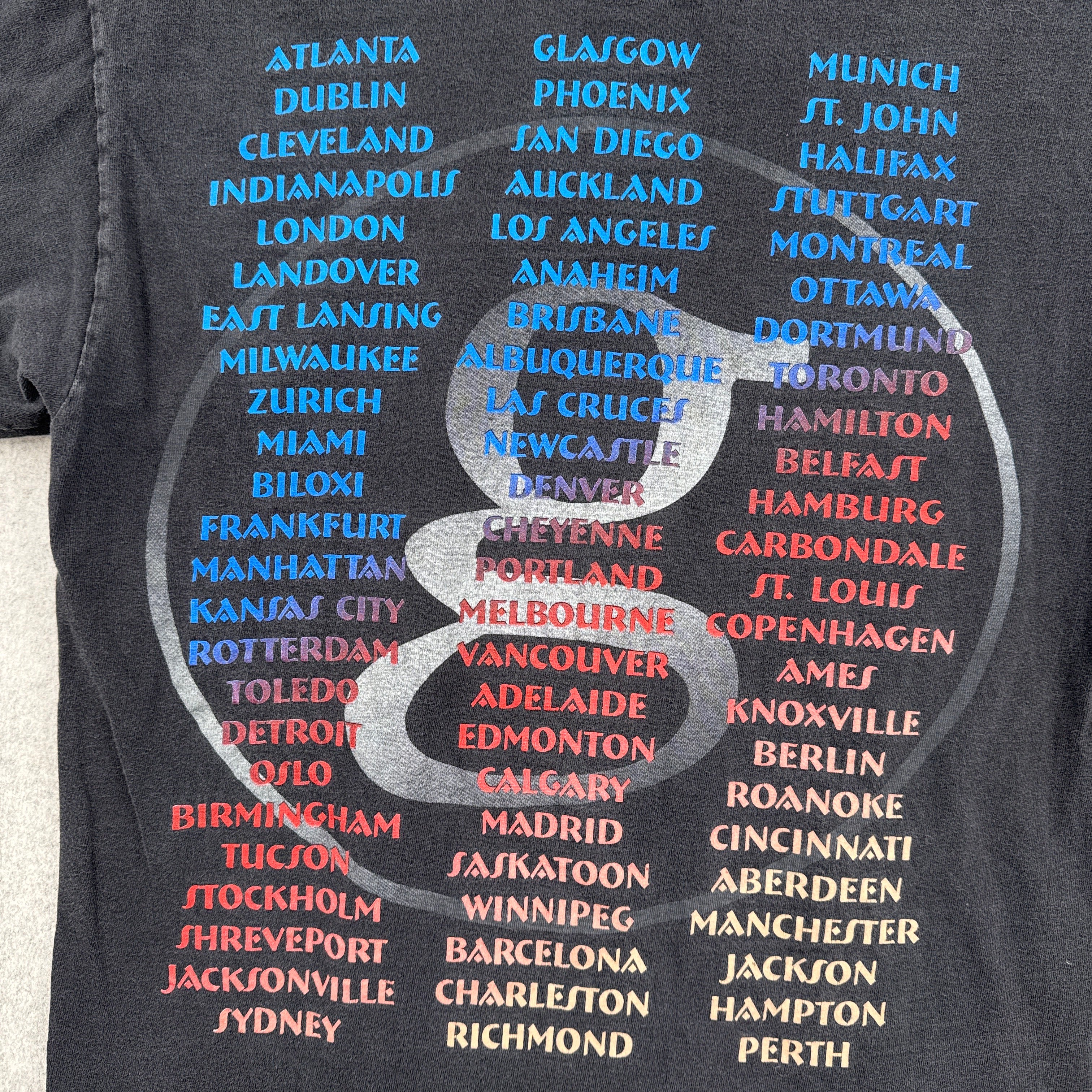 Vintage '96 Garth Brooks Fresh Horses Tour Graphic Tee 