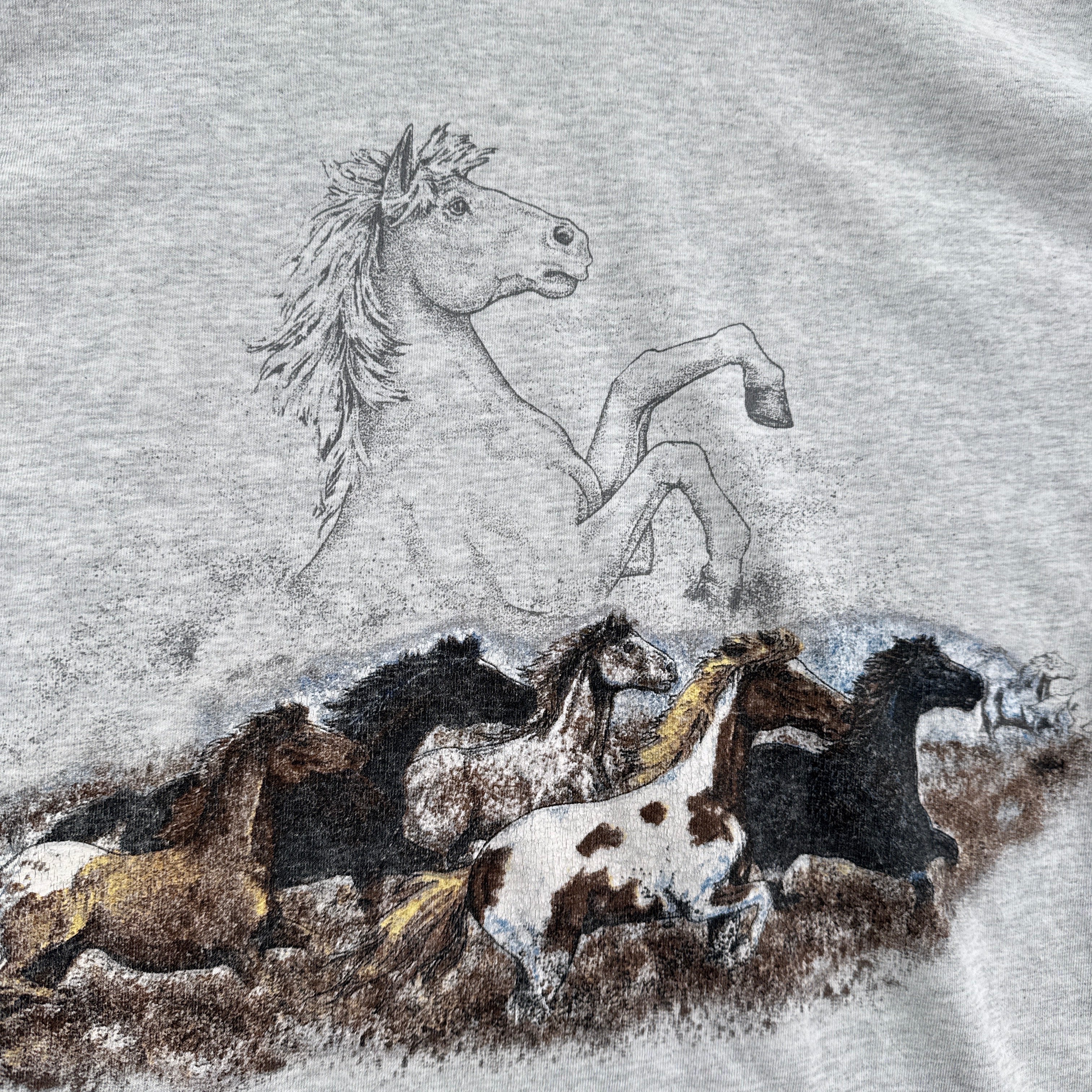 horses running graphic