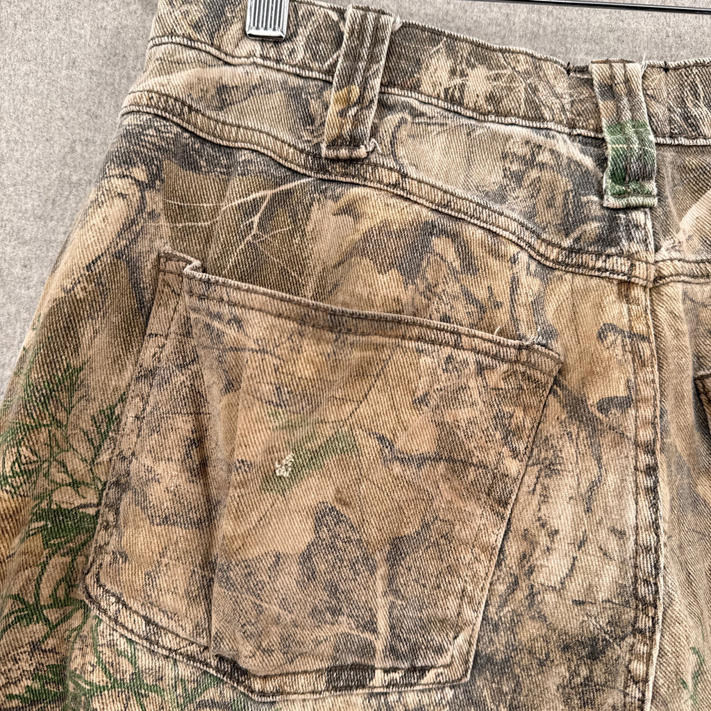 back pocket has small hole